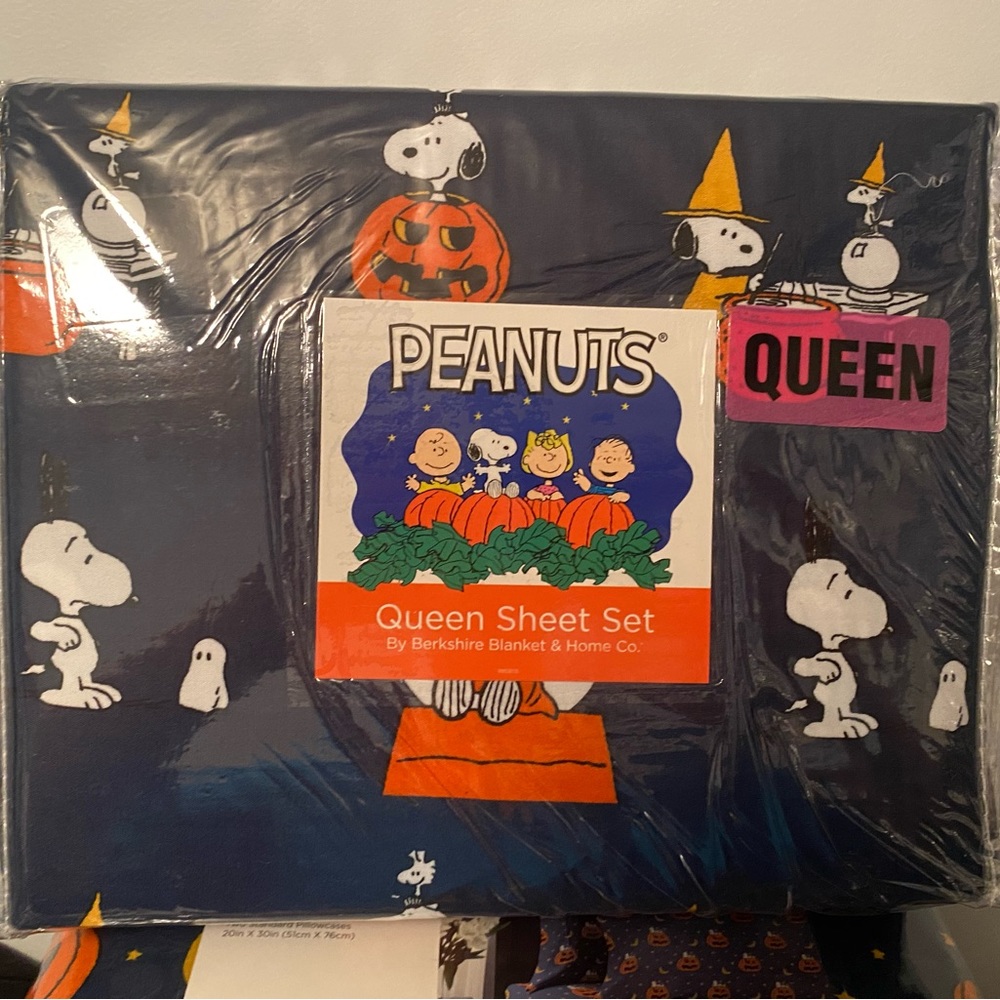 Peanuts Halloween Twin sheet set navy blue